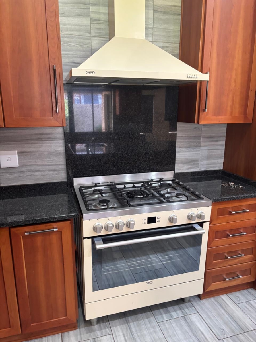 To Let 4 Bedroom Property for Rent in Wilkoppies North West